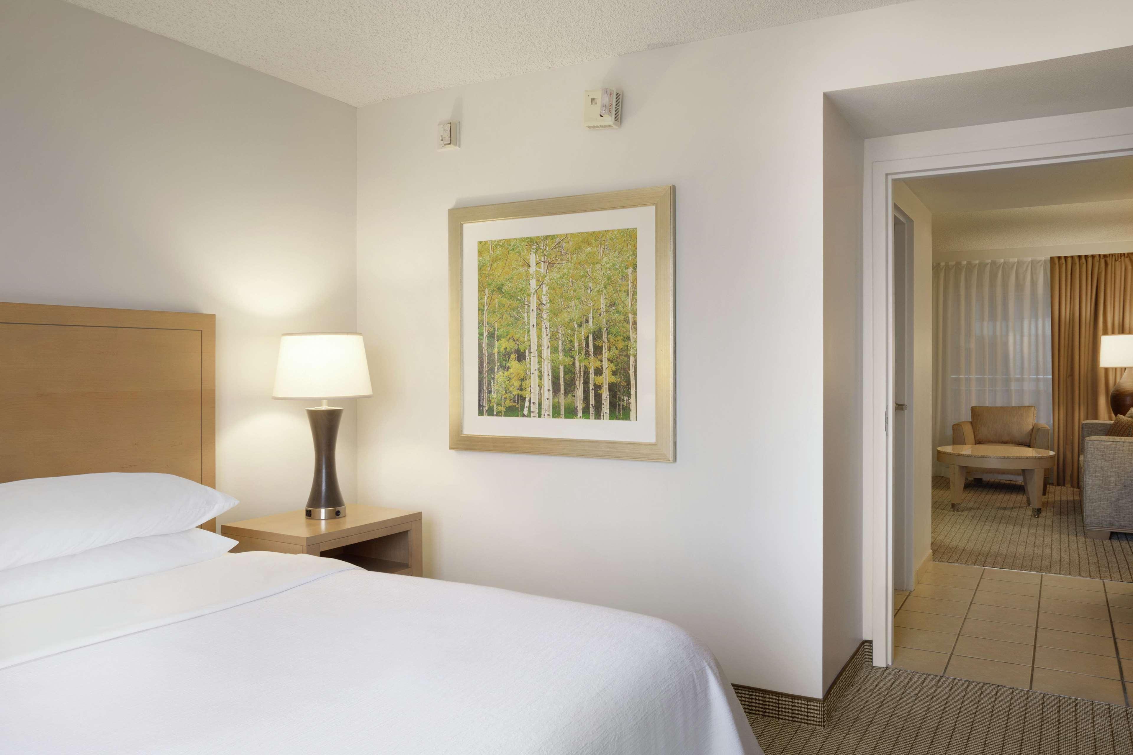 Embassy Suites By Hilton Denver International Airport Exterior foto