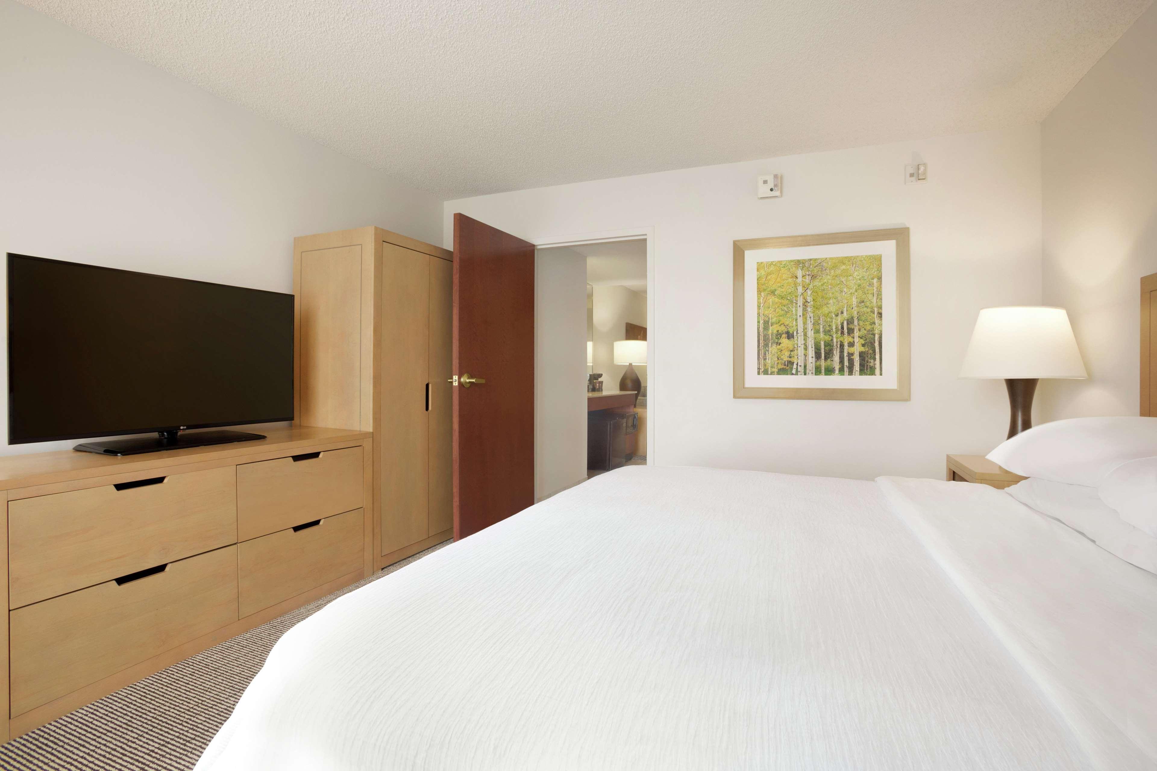 Embassy Suites By Hilton Denver International Airport Exterior foto