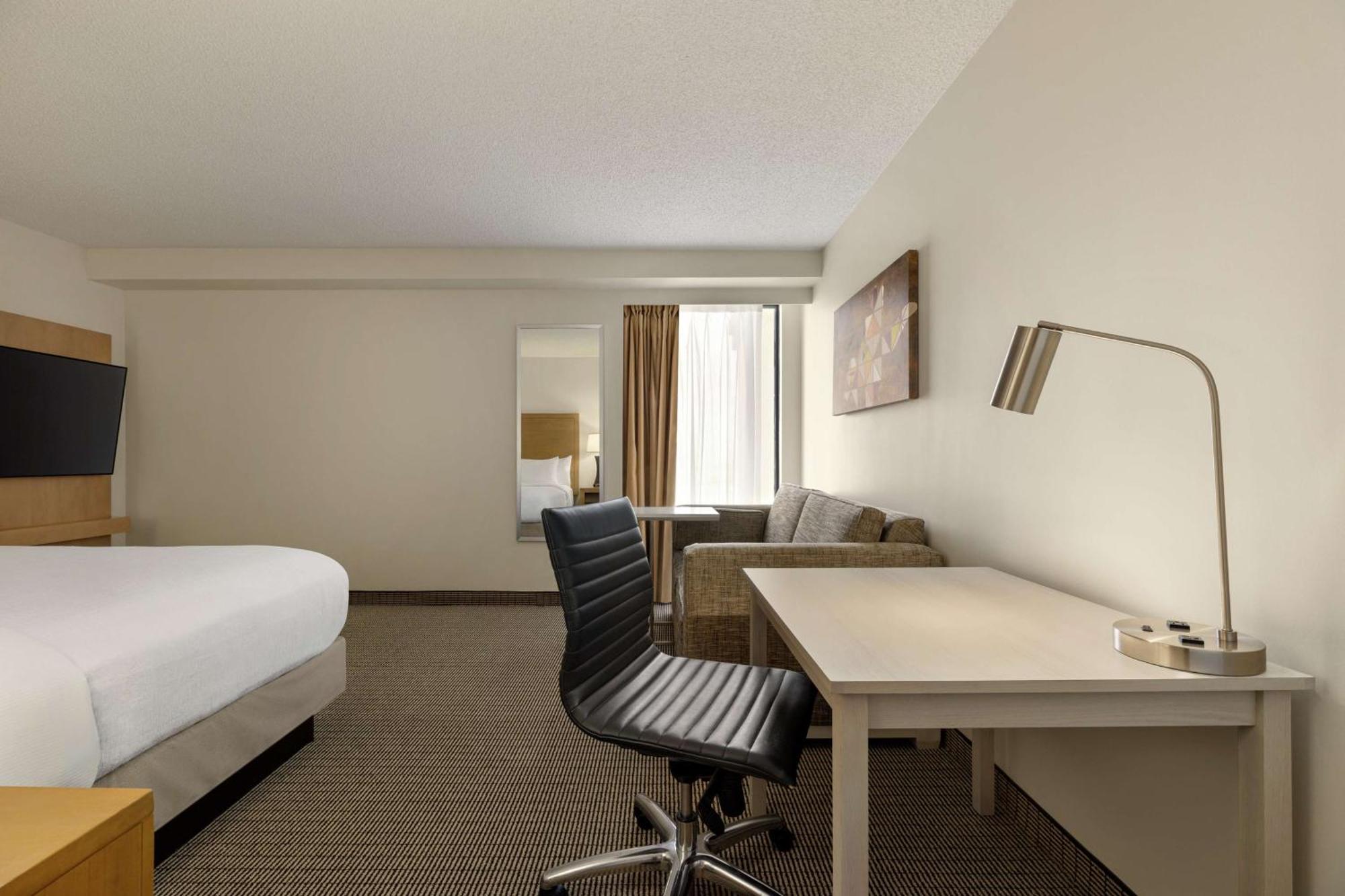 Embassy Suites By Hilton Denver International Airport Exterior foto